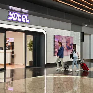 Отель Yotel Airport, Entrance