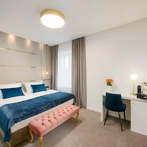 https://flos-luxury-rooms.splithotels.org